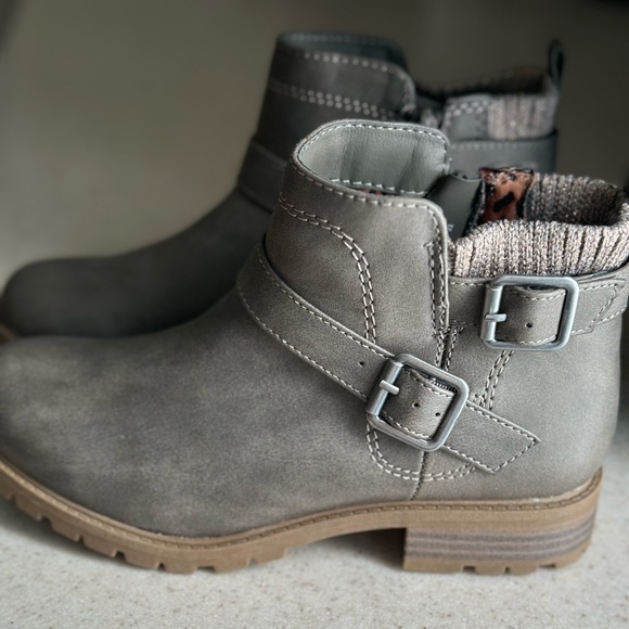 Girl’s Easy On/Off Flexible Console Booties - Picture 3 of 6